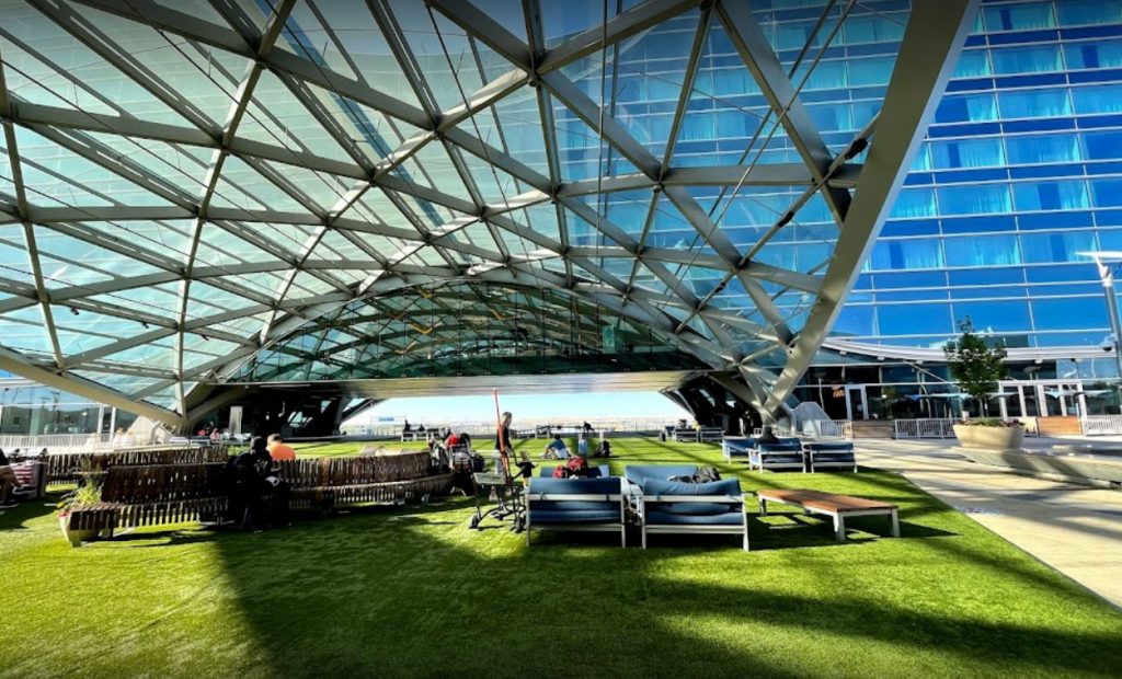 Arrivals at Denver Airport | Arriving terminal DEN